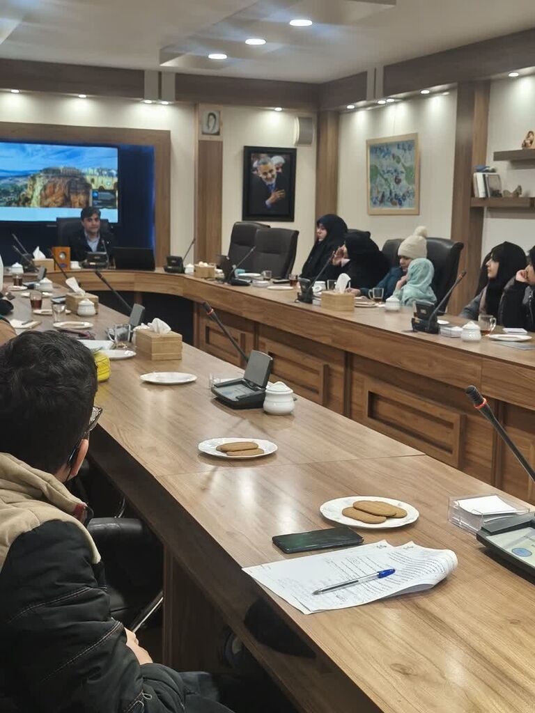 بررسی «پیرنگ» در کارگاه داستان باشگاه سیمرغ خراسان رضوی