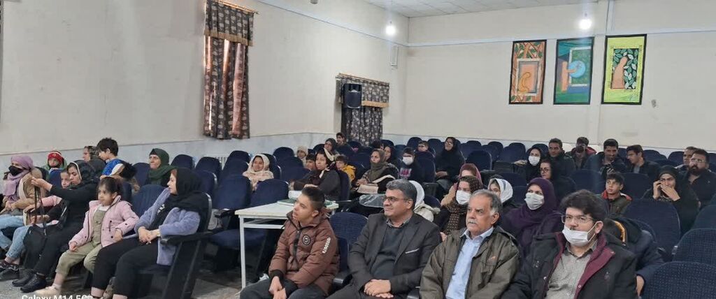 یلدایی به رنگ مهربانی در کنگاور با حضور دانش‌آموزان مدرسه استثنایی مهر