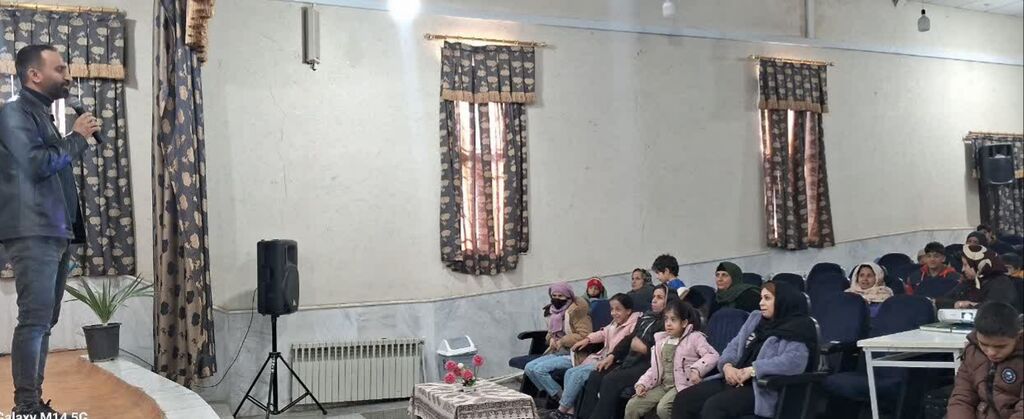 یلدایی به رنگ مهربانی در کنگاور با حضور دانش‌آموزان مدرسه استثنایی مهر