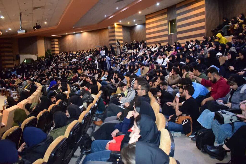 استقبال پرشور از قصههای یلدایی در دانشگاه رازی کرمانشاه