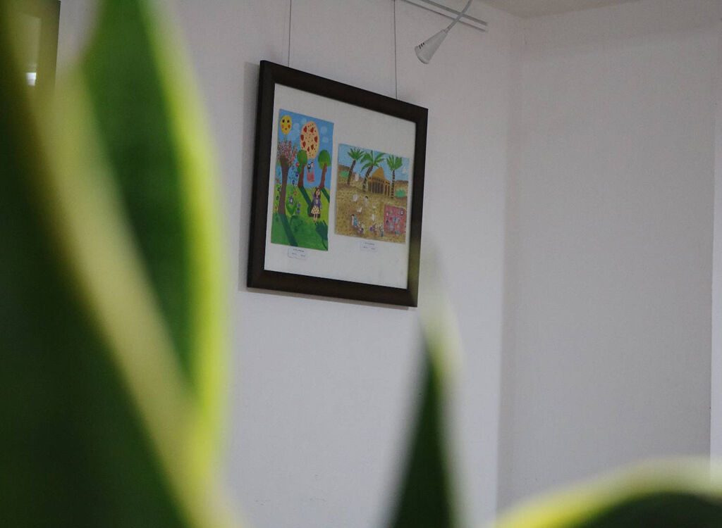 تجلی هویت ملی در قابِ هنر؛ بازدید مدیرکل امور اجتماعی استانداری گیلان از نمایشگاه «ایرانِ من»