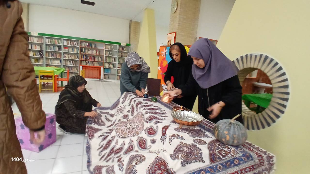 «یلدا؛ شبی به بلندای قصه و همدلی در مراکز ۳۳/۹/۲/پردیس/۱۰/اسلامشهر ۱/ ۳۸/۳۹/ دماوند /استان تهران»