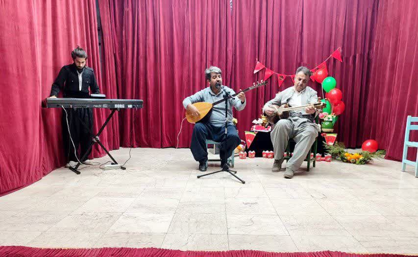 یلدایی به رنگ شادی در کانون روانسر جشن گرفته شد