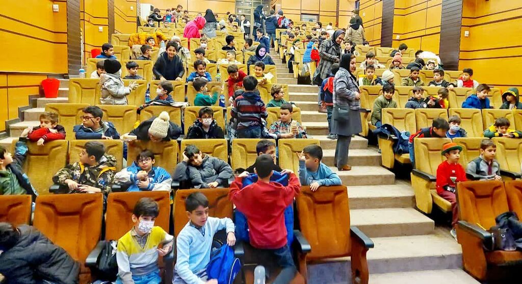 برگزاری ویژهبرنامه «شب یلدا» با قصهگویی در مرکز شماره ۴ کانون کرمانشاه