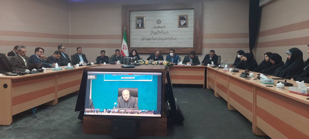 حضور مدیرکل کانون آذربایجان شرقی در جلسه «نماد» آموزش و پرورش