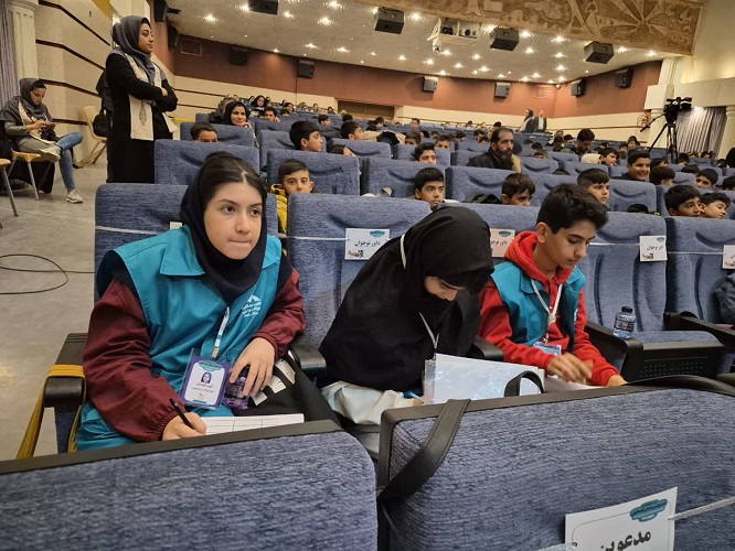 کاروان یلدا با قصه‌های پر از رمز و راز به مناطق مختلف شهر اصفهان رفت