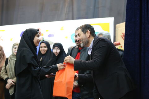 آیین اختتامیه و تقدیر از برگزیدگان مرحله استانی بیست و هفتمین جشنواره بین المللی قصه گویی