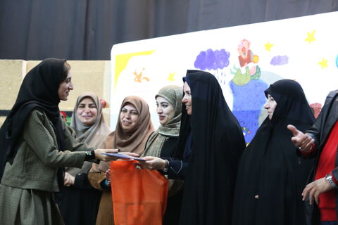 آیین اختتامیه و تقدیر از برگزیدگان مرحله استانی بیست و هفتمین جشنواره بین المللی قصه گویی