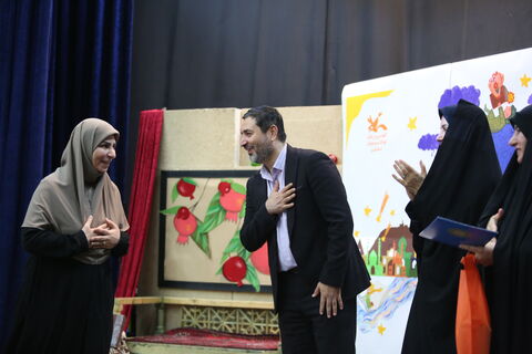 آیین اختتامیه و تقدیر از برگزیدگان مرحله استانی بیست و هفتمین جشنواره بین المللی قصه گویی