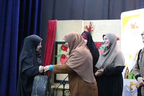 آیین اختتامیه و تقدیر از برگزیدگان مرحله استانی بیست و هفتمین جشنواره بین المللی قصه گویی