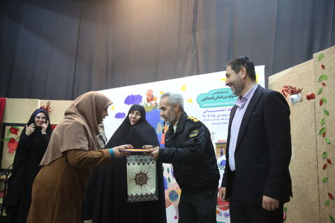 آیین اختتامیه و تقدیر از برگزیدگان مرحله استانی بیست و هفتمین جشنواره بین المللی قصه گویی