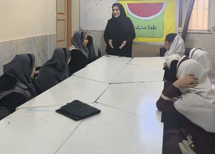 مربیان مرکز شماره ۳ یلدا را به مناطق کمبرخوردار بردند