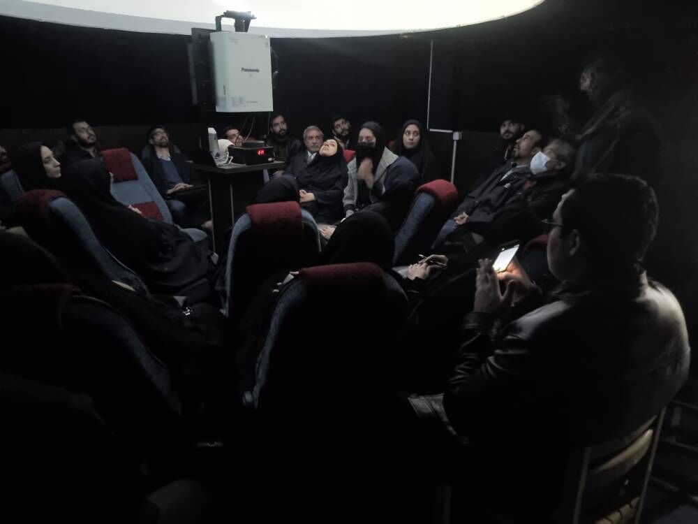 بازدید معاونان پرورشی منطقه ۱۳ از مرکز علوم و فناوریهای نوین کانون استان تهران