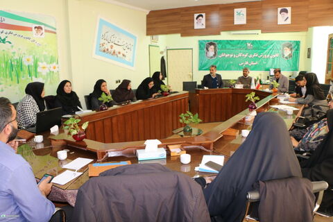 نشست یک روزه مسئولین مراکز جدید در کانون فارس