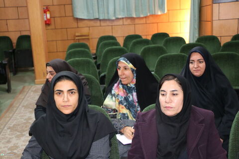 نشست یک روزه مسئولین مراکز جدید در کانون فارس
