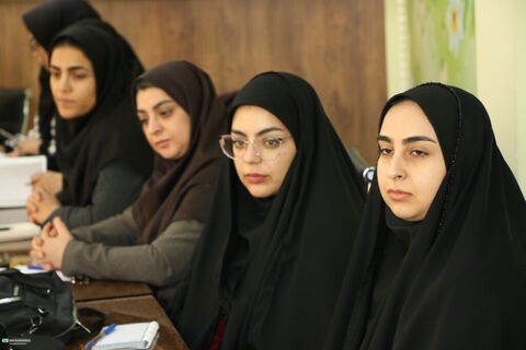 نشست یک روزه مسئولین مراکز جدید در کانون فارس