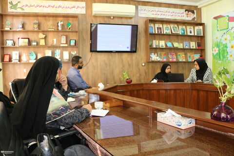 نشست یک روزه مسئولین مراکز جدید در کانون فارس