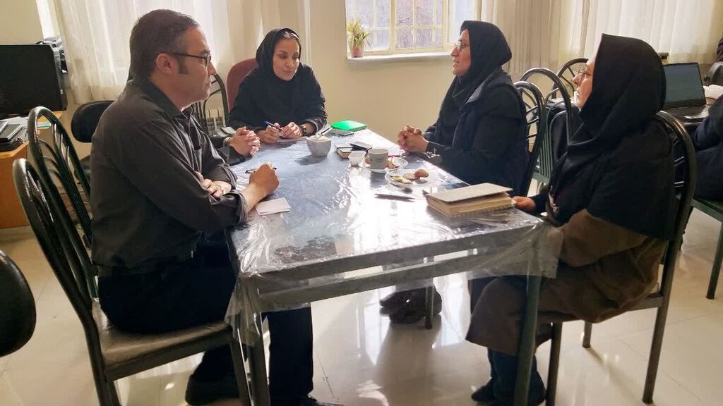 نشست کارشناسان ادبی کانون با سرگروههای فارسی متوسطه آموزشوپرورش خراسان رضوی