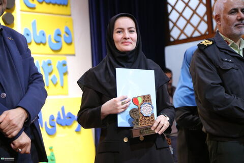 آیین اختتامیه مرحله استانی بیست‌وهفتمین جشنواره بین‌المللی قصه‌گویی و رونمایی از کتاب «بادبادک‌بازی» در کانون پرورش فکری سنندج