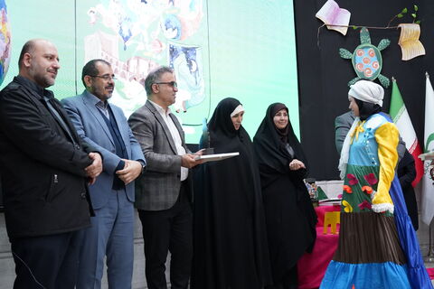 گزارش تصویری2/ آئین اختتامیه بیست‌و هفتمین مرحله استانی جشنواره قصه‌گویی استان همدان