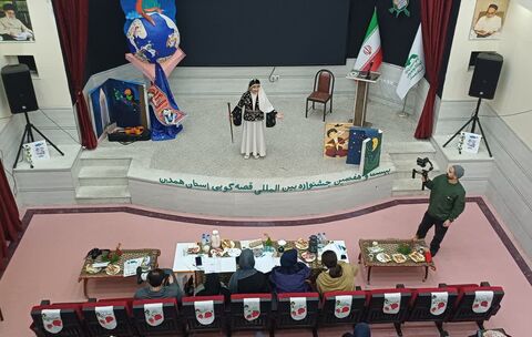 گزارش تصویری6/ حواشی برپایی جشنواره قصه‌گویی از چیدمان دکور تا برپایی سفره یلدا