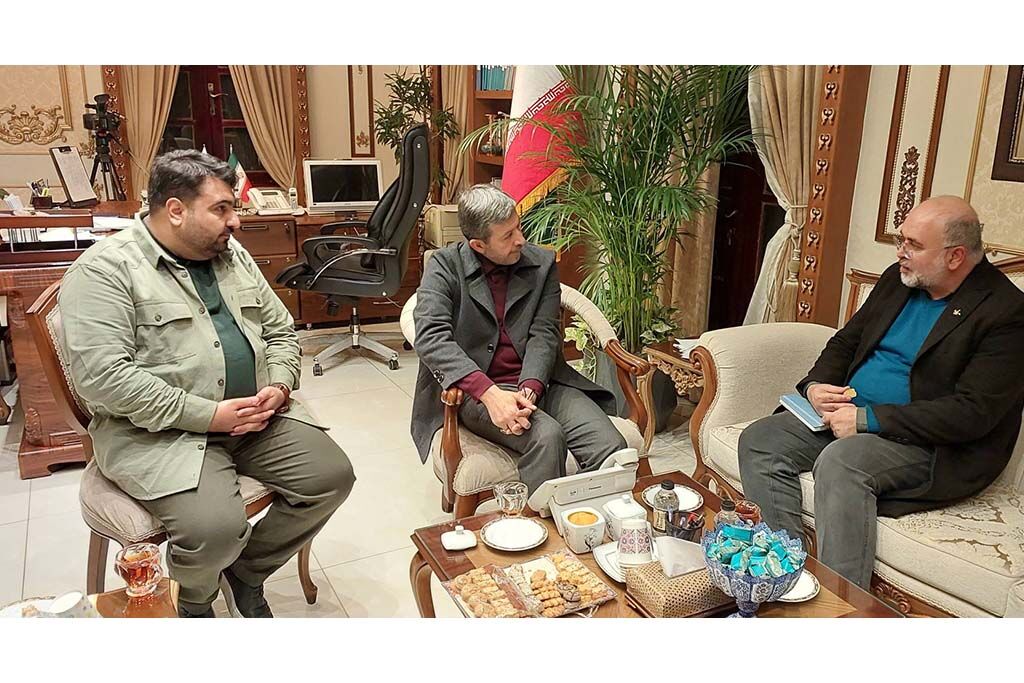 اعطای حکم ریاست اجرایی جشنواره بین‌المللی قصه‌گویی به استاندار اصفهان