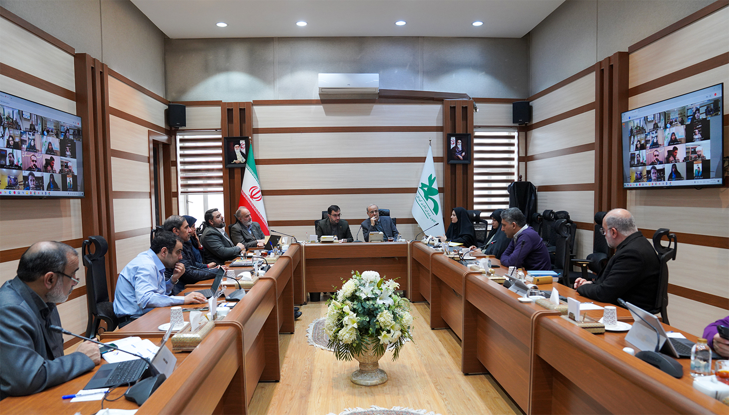 نشست مشترک شورای معاونان کانون و مدیران‌ کل استان‌ها