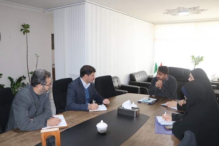 معاون پرورشی ادارهکل آموزش و پرورش استان اصفهان مهمان مدیرکل کانون شد