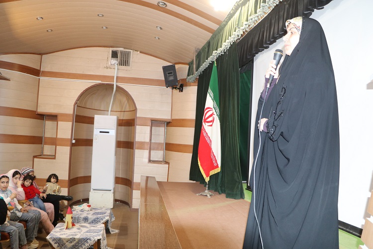 برگزاری کارگاه‌های فرهنگی، هنری و ادبی هم‌زمان با پرتاپ ماهوارها