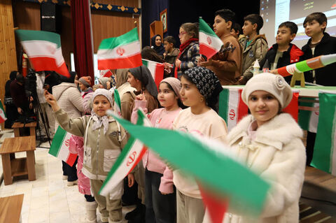 کودکان اردبیلی پرتاب سه ماهواره را جشن گرفتند