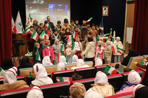 کودکان اردبیلی پرتاب سه ماهواره را جشن گرفتند