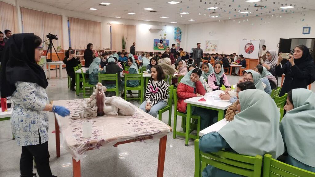 خلاقیت نوجوانان در مدار فضا