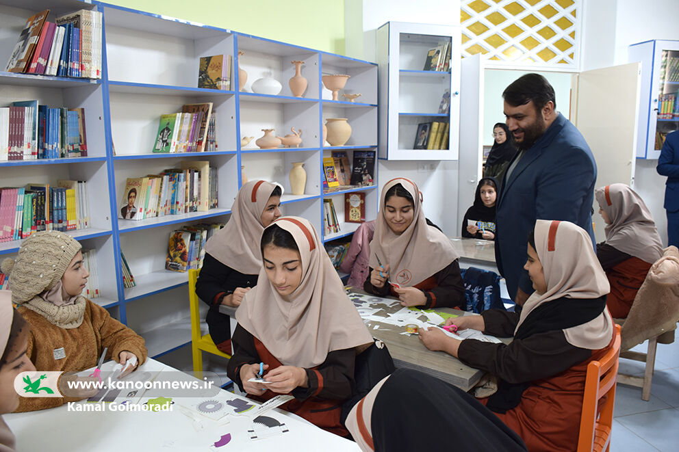 کودکان لرستانی با دستسازههای فضایی، پرتاب ماهوارههای ایرانی را همراهی کردند