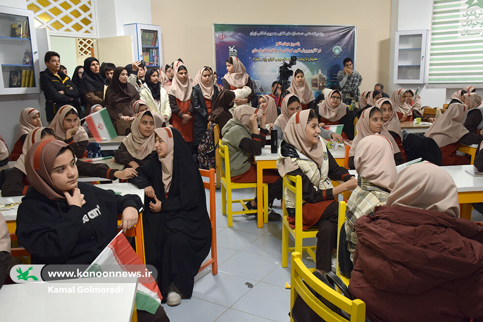 کودکان لرستانی با دستسازههای فضایی، پرتاب ماهوارههای ایرانی را همراهی کردند