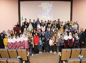 جشن علم و افتخار در رشت؛ همراهی کودکان و خانواده‌ها با پرتاب ماهواره‌های ایرانی به فضا