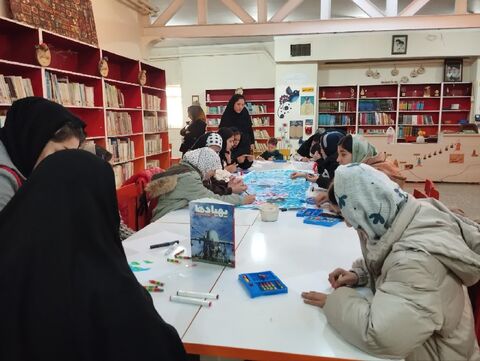 گزارش تصویری/ اجرای از زمین تا ثریا در مراکز کانون همدان