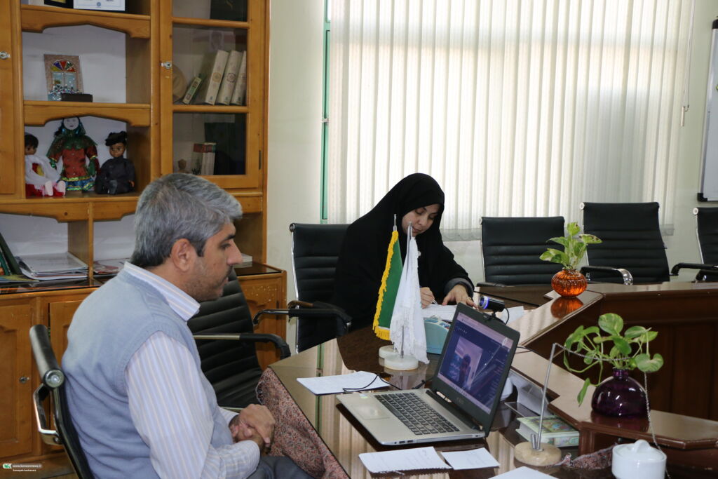 نشست هماندیشی مدیرکل و مربیان کانون فارس برگزار شد