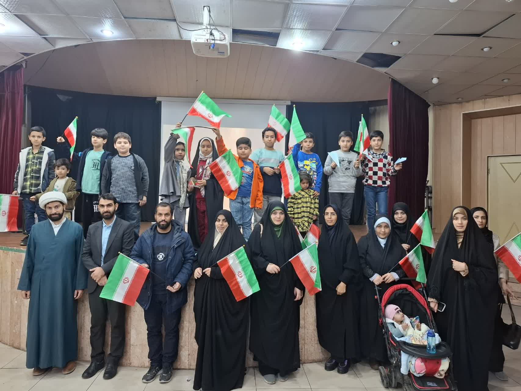 ویژهبرنامه «پرواز تا ثریا» در مرکز مجتمع فرهنگی اهواز