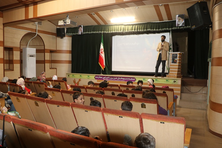 سخنرانیهای علمی زهرا عریانی و بنیامین کاظمزاده