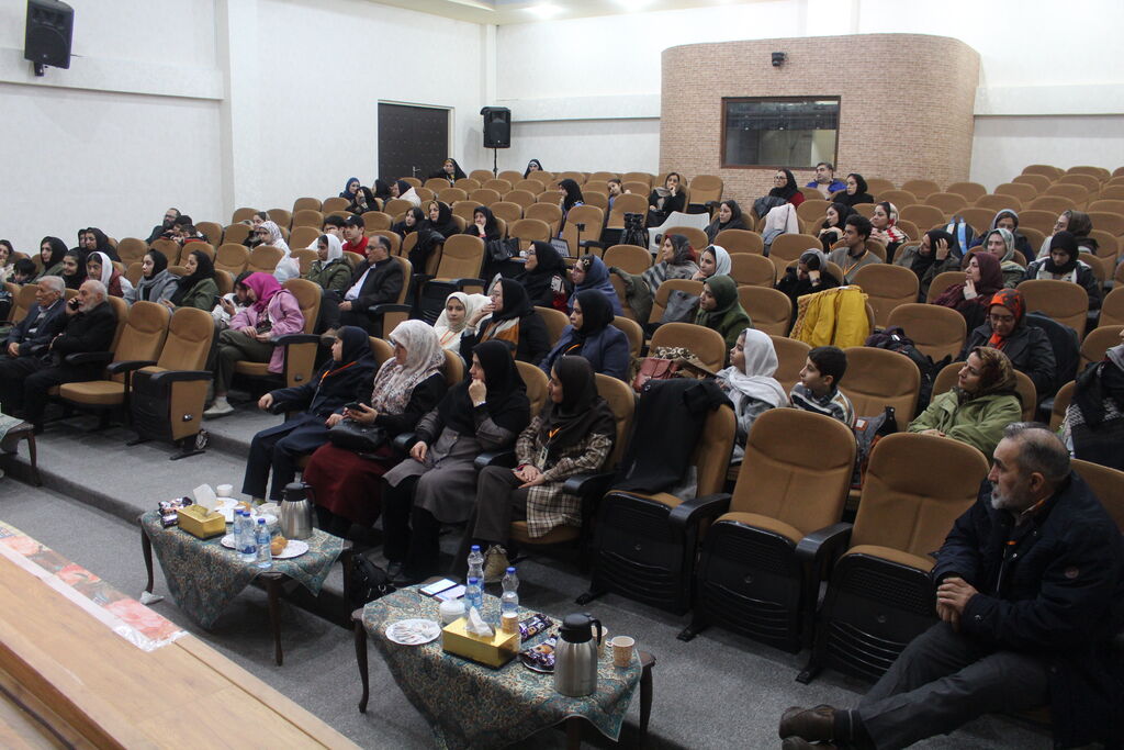 قصهگویی تربیت کودک را ساده و دنیای کودک را غنی میکند