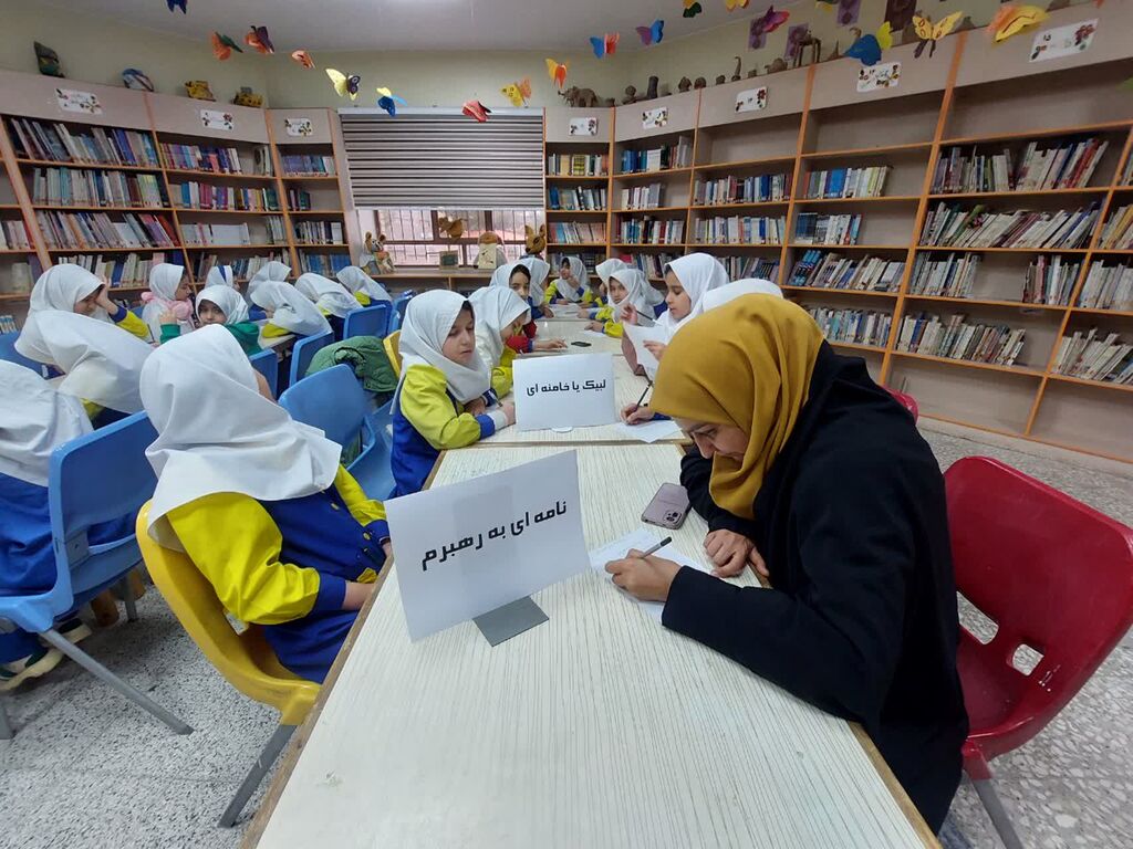 برگزاری برنامه «نامهای به رهبرم» در مرکز فرهنگی هنری میامی همزمان با گرامیداشت حماسه ۹ دی