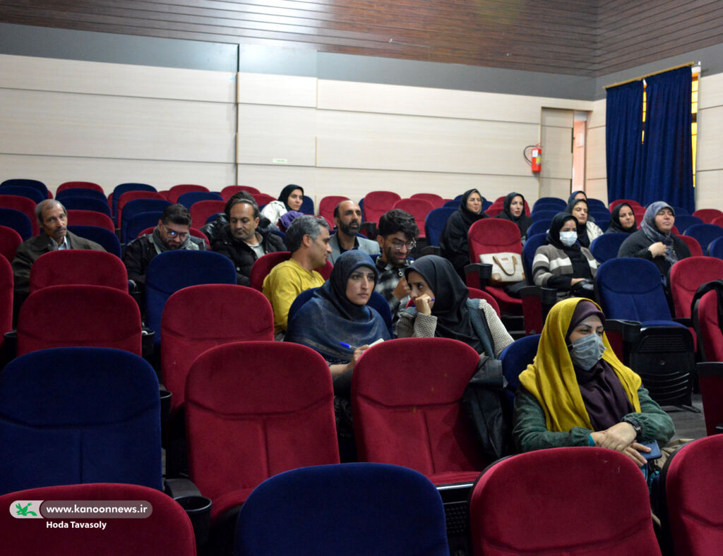 نشست توجیهی «محفل ستاره‌ها» با هدف آگاهی همکاران کانون استان قم برگزار شد