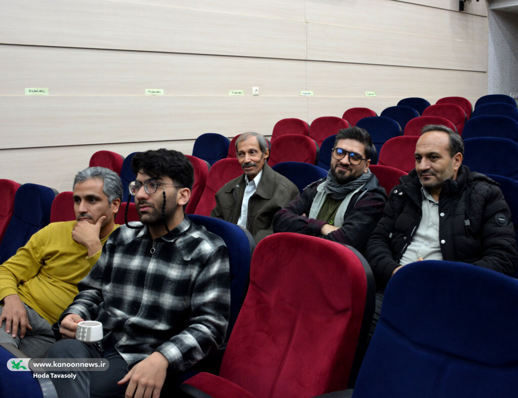 همزمان با نشست شورای فرهنگی؛ تقدیر از همکاران مرد کانون قم انجام شد