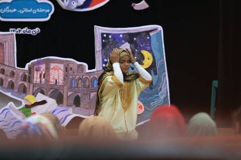 دومین روز مرحله استانی بیست و هفتمین جشنواره بین المللی قصه گویی در هرمزگان از نگاه دوربین(2)