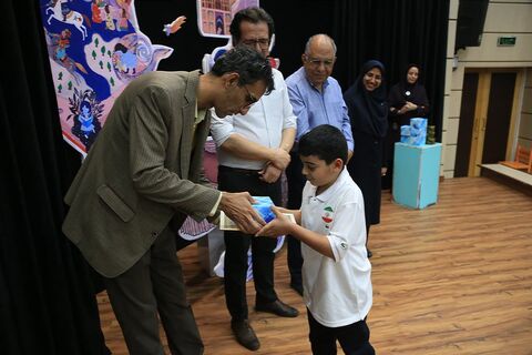 مدال آوران مسابقات جهانی رباتیک در جشنواره بین المللی قصه گویی هرمزگان تجلیل شدند