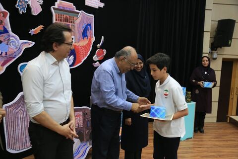 مدال آوران مسابقات جهانی رباتیک در جشنواره بین المللی قصه گویی هرمزگان تجلیل شدند