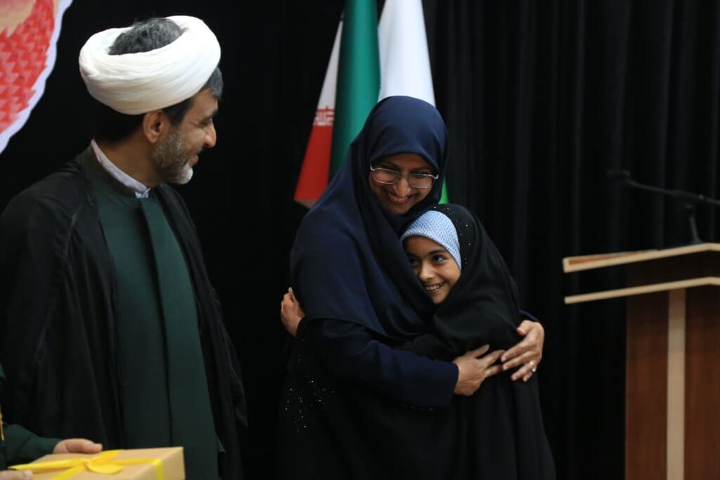 برگزیدگان مرحله استانی بیست و هفتمین جشنواره بین المللی&nbsp; قصه گویی هرمزگان معرفی شدند