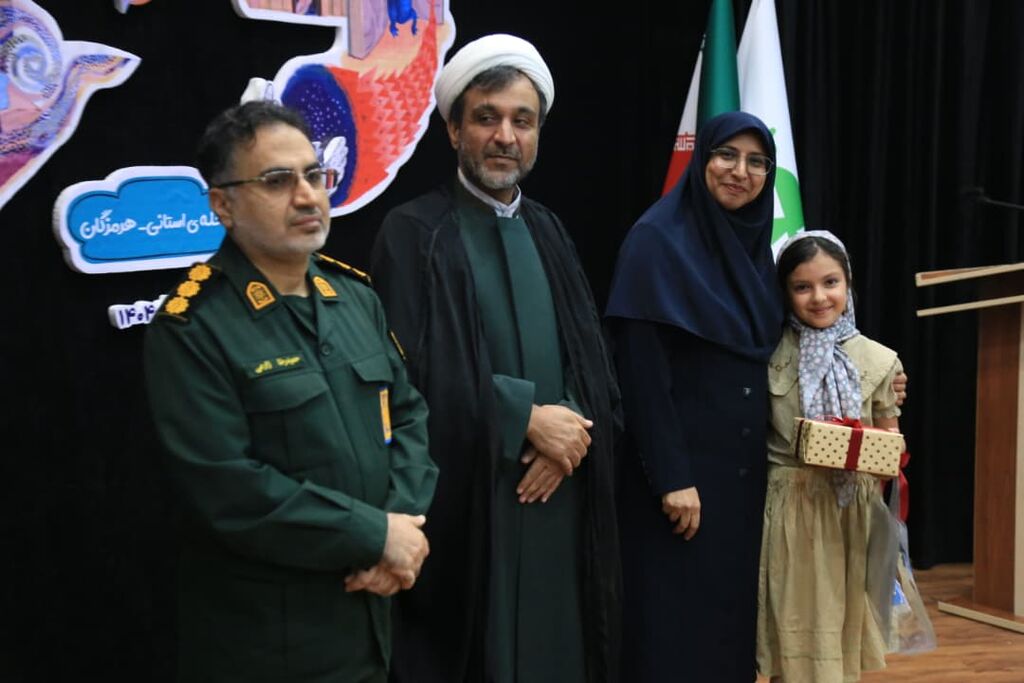 برگزیدگان مرحله استانی بیست و هفتمین جشنواره بین المللی قصه گویی هرمزگان معرفی شدند