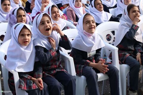 روایت تصویر از حضور تماشاخانه سیار کانون در روستاهای استان کرمان(بخش اول)