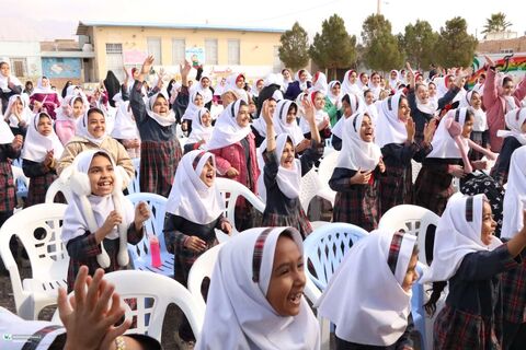 روایت تصویر از حضور تماشاخانه سیار کانون در روستاهای استان کرمان(بخش اول)